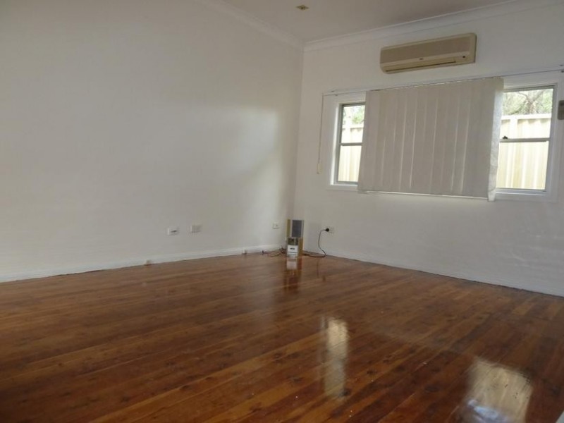 42 Hillcrest Avenue, Greenacre NSW 2190