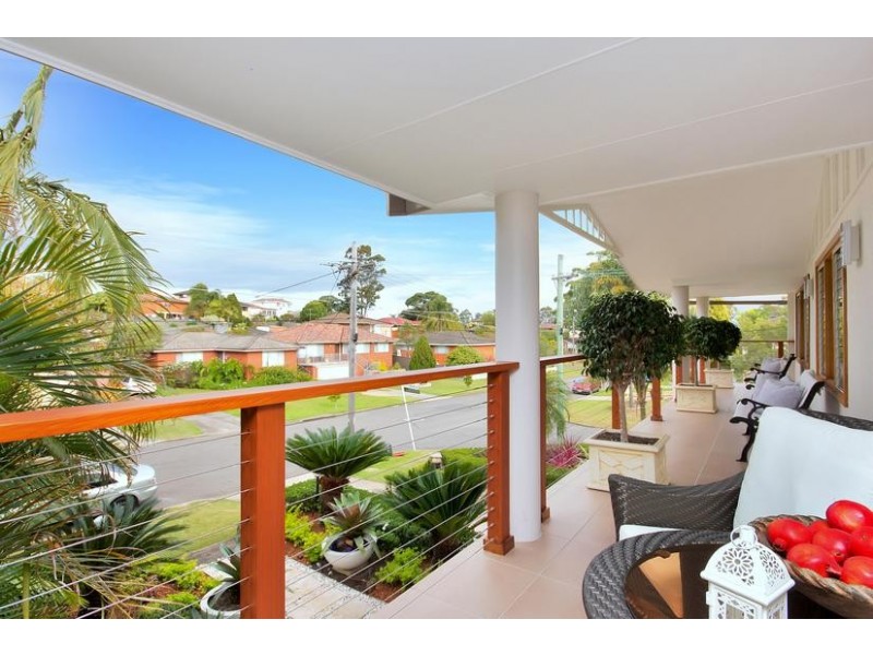13 Lincoln Road, Georges Hall NSW 2198