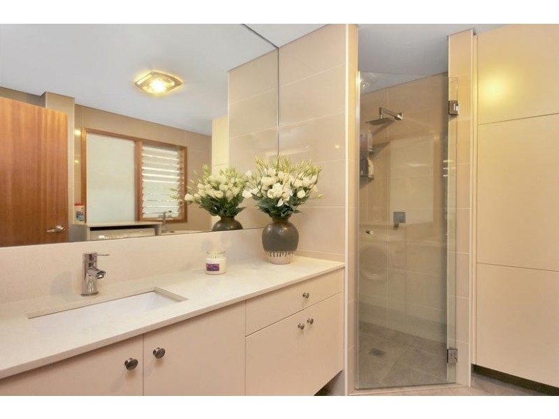 13 Lincoln Road, Georges Hall NSW 2198