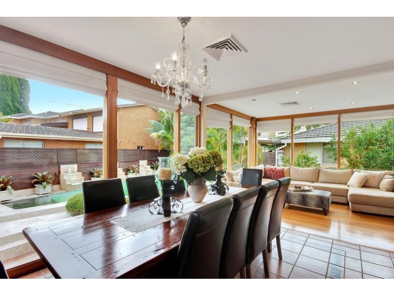 13 Lincoln Road, Georges Hall NSW 2198