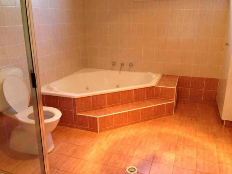 8 Russell Street, Greenacre NSW 2190