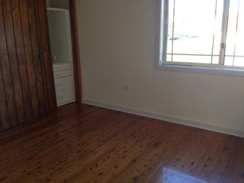 8 Russell Street, Greenacre NSW 2190