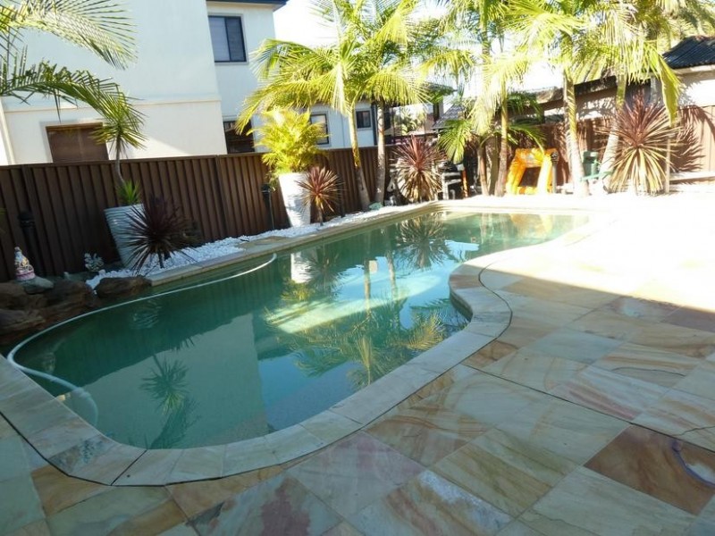 275 RODERTS RD, Greenacre NSW 2190