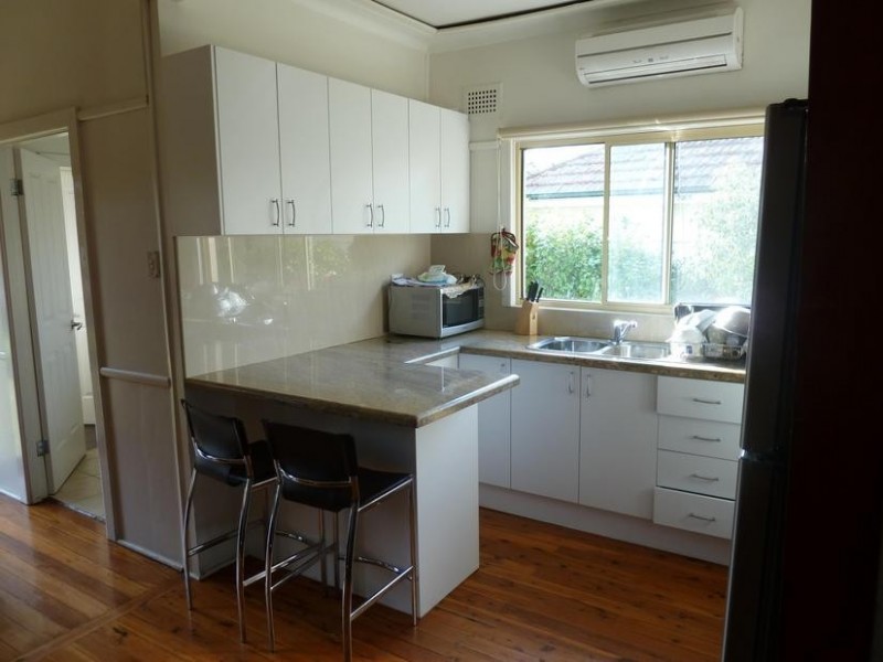 112 Hillcrest Ave, Greenacre NSW 2190