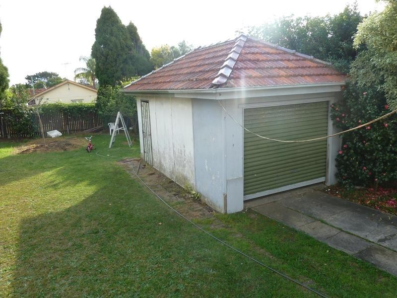 112 Hillcrest Ave, Greenacre NSW 2190