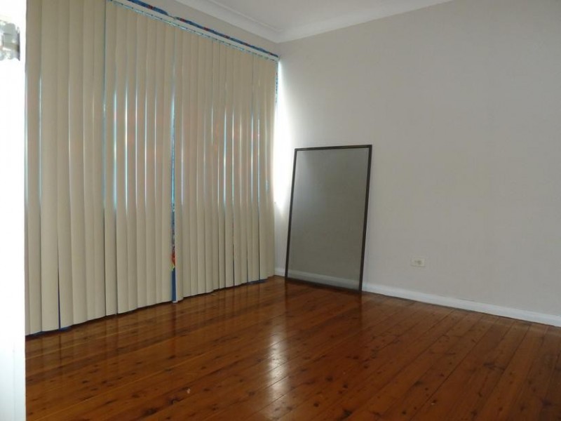 4/31 Boronia Road, Greenacre NSW 2190