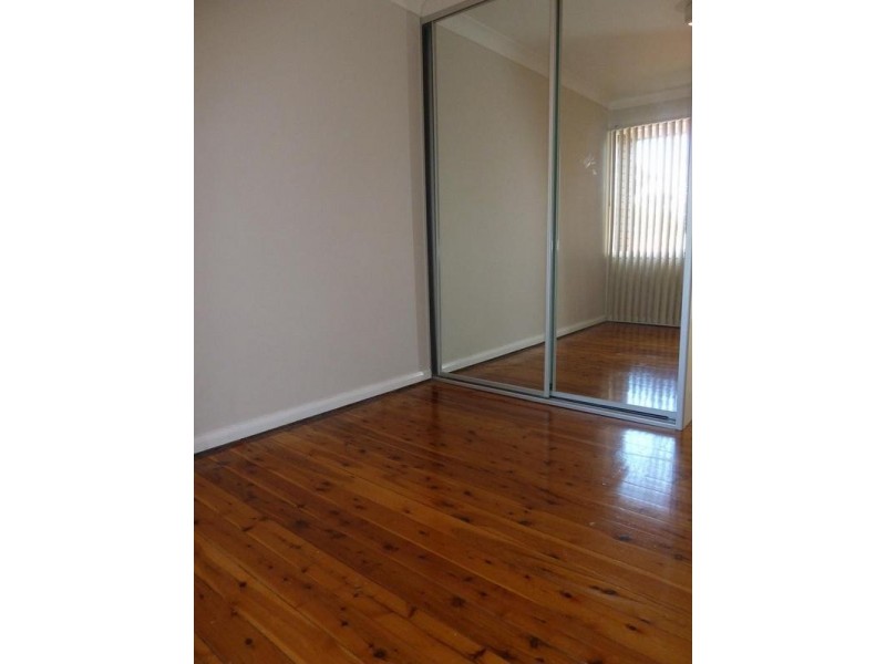 4/31 Boronia Road, Greenacre NSW 2190