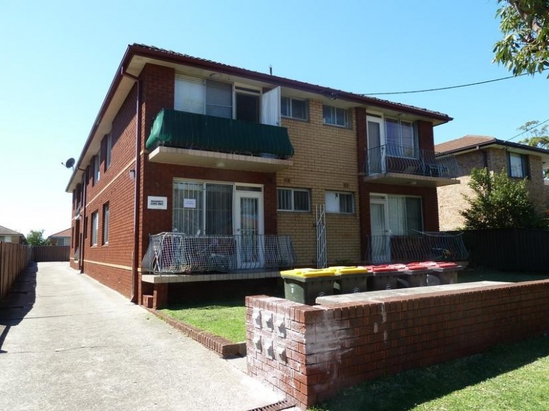 1/3 McCourt St, Lakemba NSW 2195