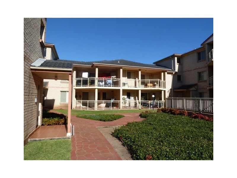 4/1 Hillview St, Roselands NSW 2196
