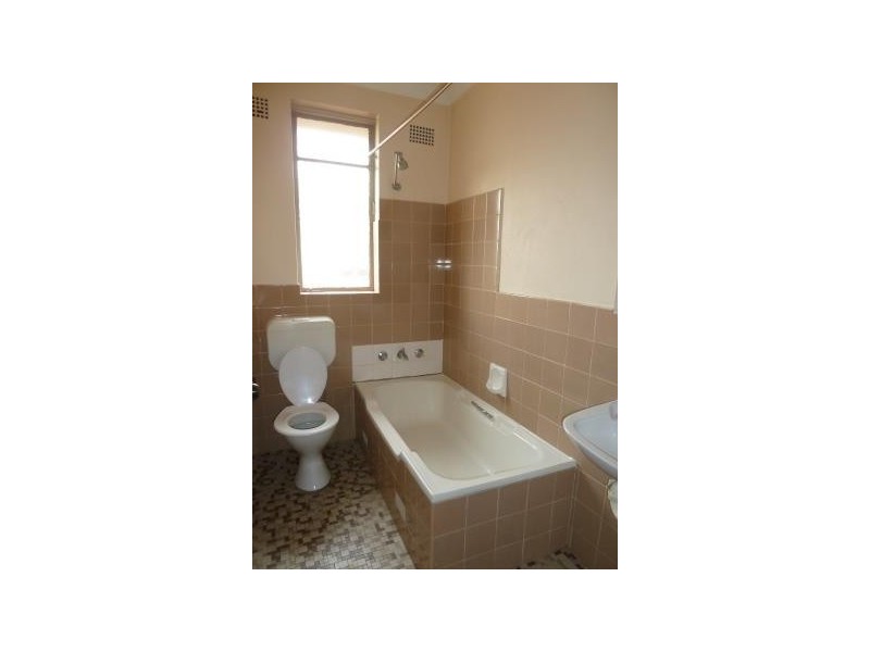 8/9 Fairmount Street, Lakemba NSW 2195