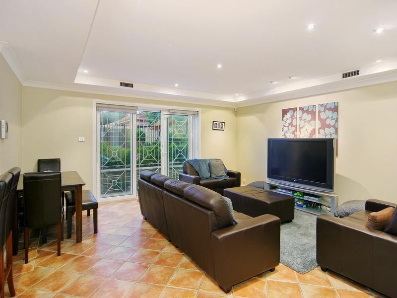 102 MACQUARIE ST, Greenacre NSW 2190
