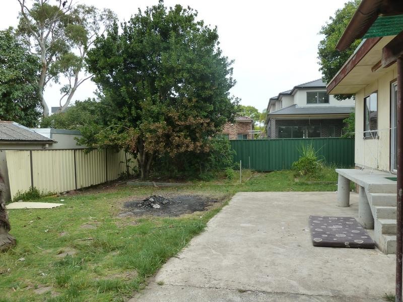 55 REA ST, Greenacre NSW 2190