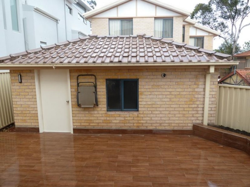 3/136 Greenacre Road, Greenacre NSW 2190