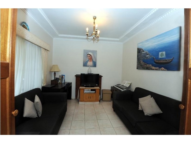 204 Noble Ave., Greenacre NSW 2190