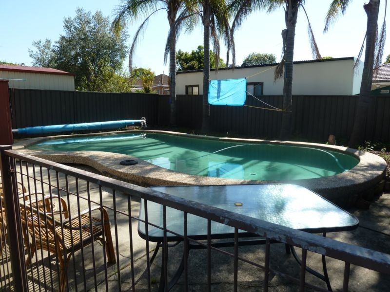 9 LIMA ST, Greenacre NSW 2190