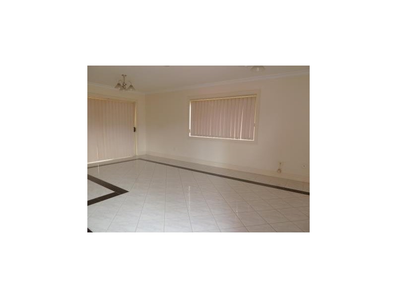 6/4 Roberts Road, Greenacre NSW 2190