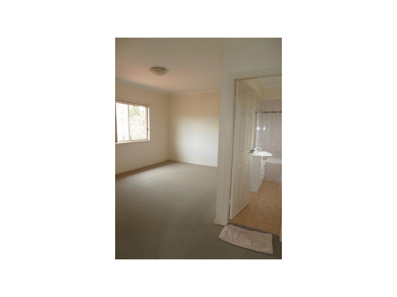 6/4 Roberts Road, Greenacre NSW 2190