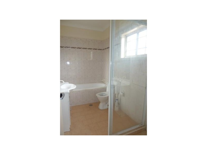 6/4 Roberts Road, Greenacre NSW 2190