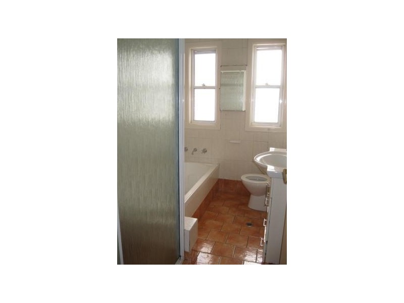 123 Macquarie Street, Greenacre NSW 2190