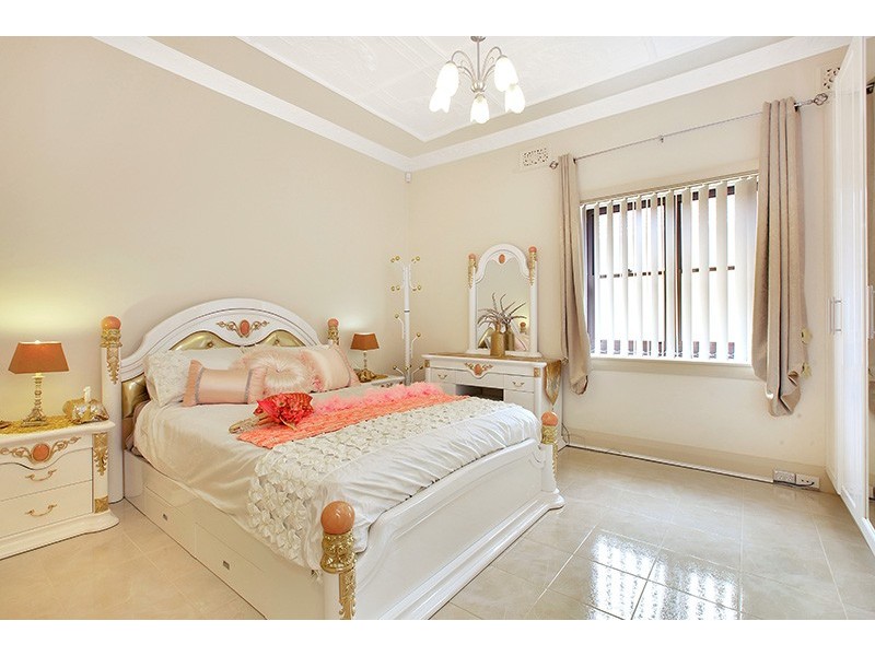 112 Yangoora Rd., Lakemba NSW 2195