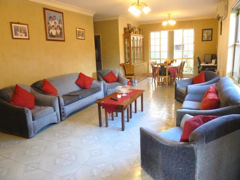 2/131 Boronia Rd., Greenacre NSW 2190