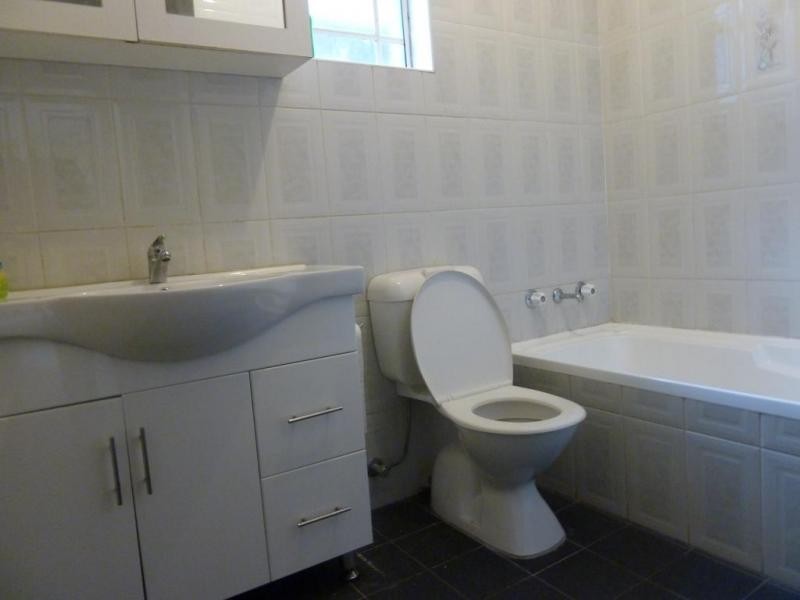 2/131 Boronia Rd., Greenacre NSW 2190