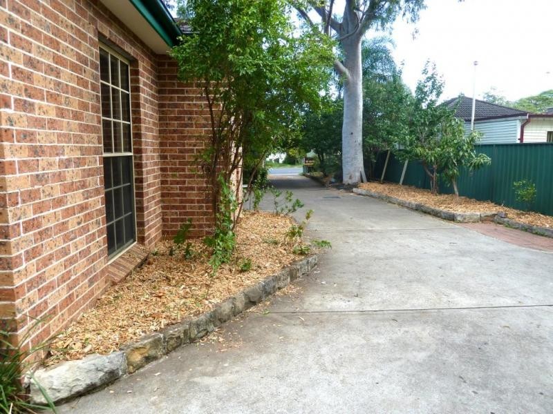 2/131 Boronia Rd., Greenacre NSW 2190