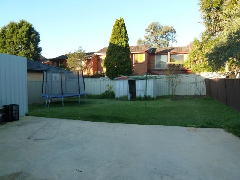 17 HIGHVIEW AVE, Greenacre NSW 2190