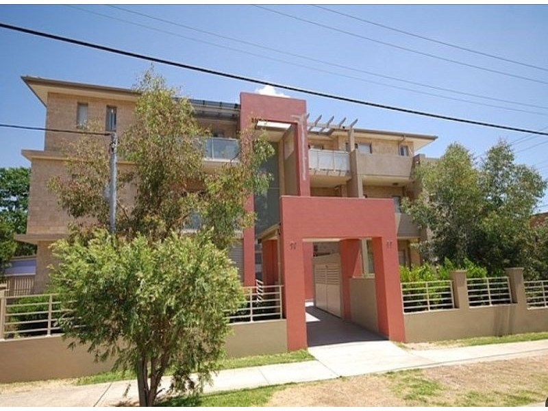6/77 Bangor St., Guildford NSW 2161