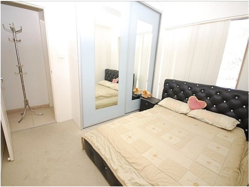 6/77 Bangor St., Guildford NSW 2161