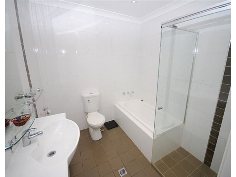 6/77 Bangor St., Guildford NSW 2161