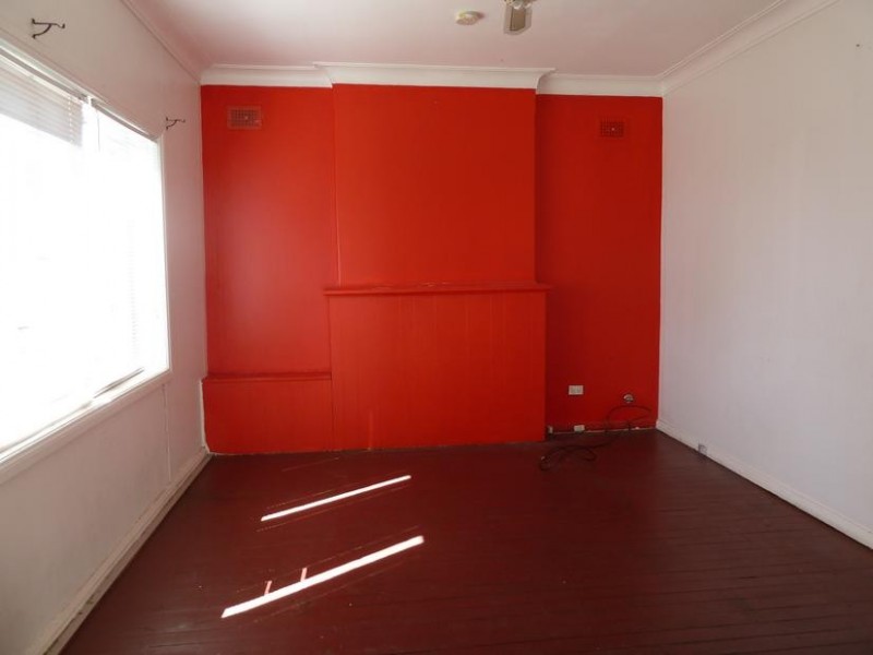 24 Hillcrest Ave, Greenacre NSW 2190