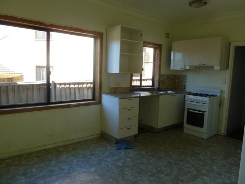 24 Hillcrest Ave, Greenacre NSW 2190