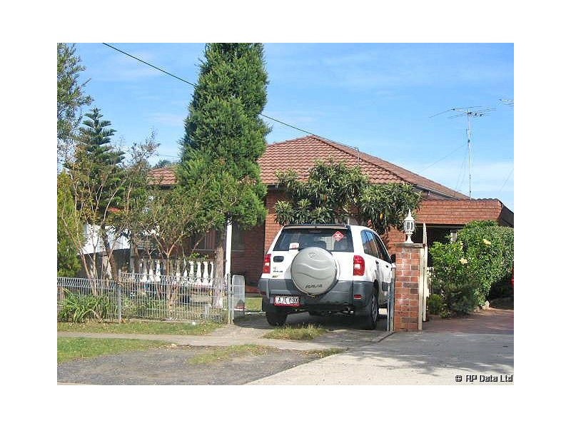 50 Tennyson Rd, Greenacre NSW 2190