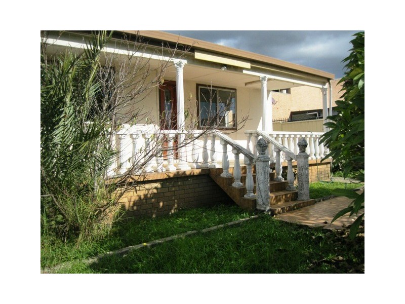 204 Juno pde, Greenacre NSW 2190