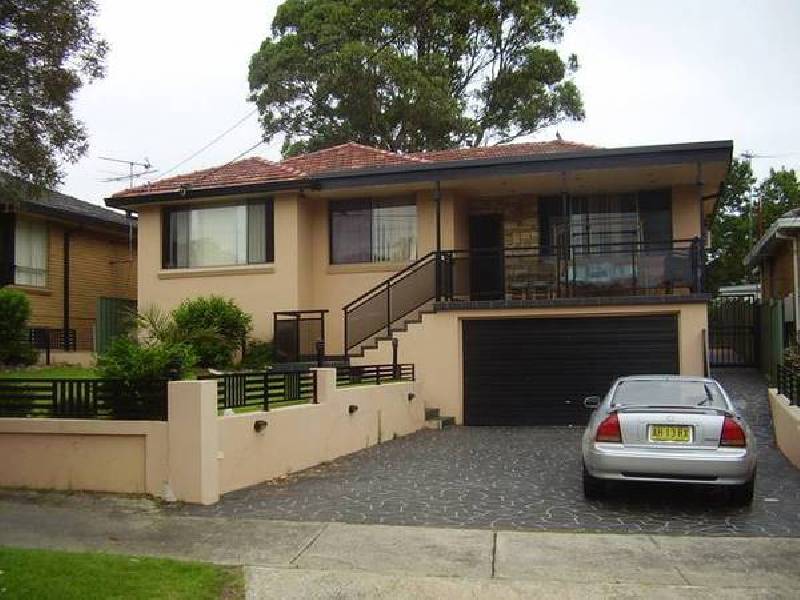 15 Bromley Ave, Greenacre NSW 2190