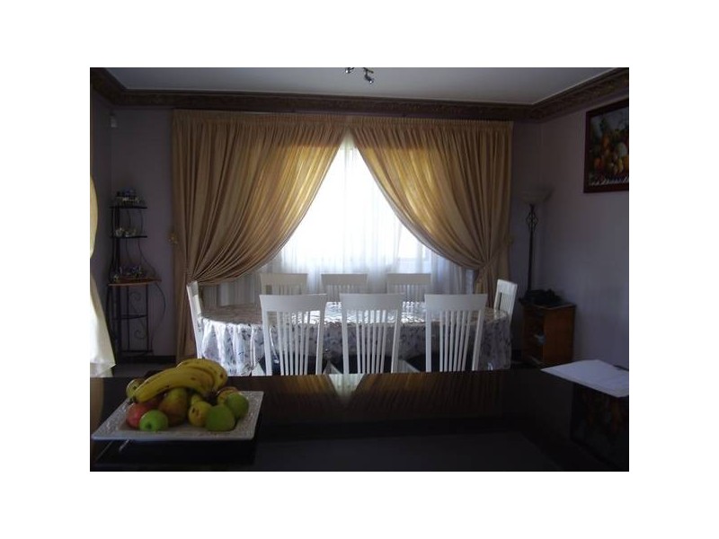 40 Hebe St, Greenacre NSW 2190