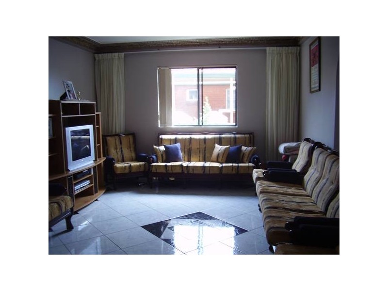 40 Hebe St, Greenacre NSW 2190