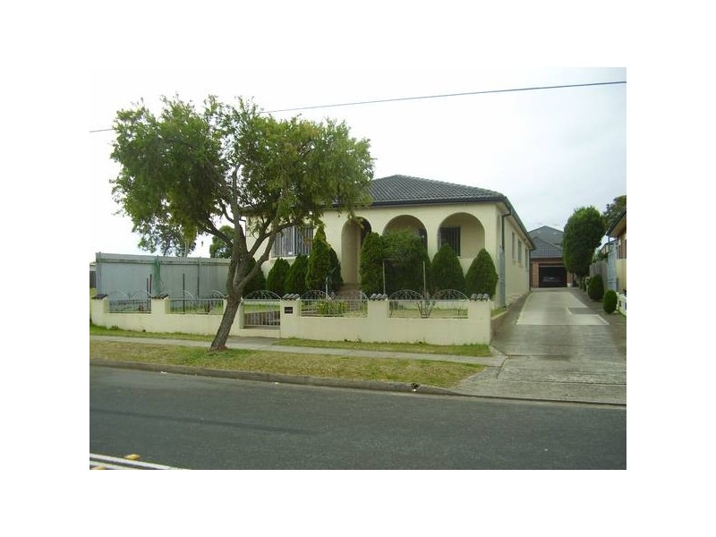 167 Wangee Rd, Greenacre NSW 2190