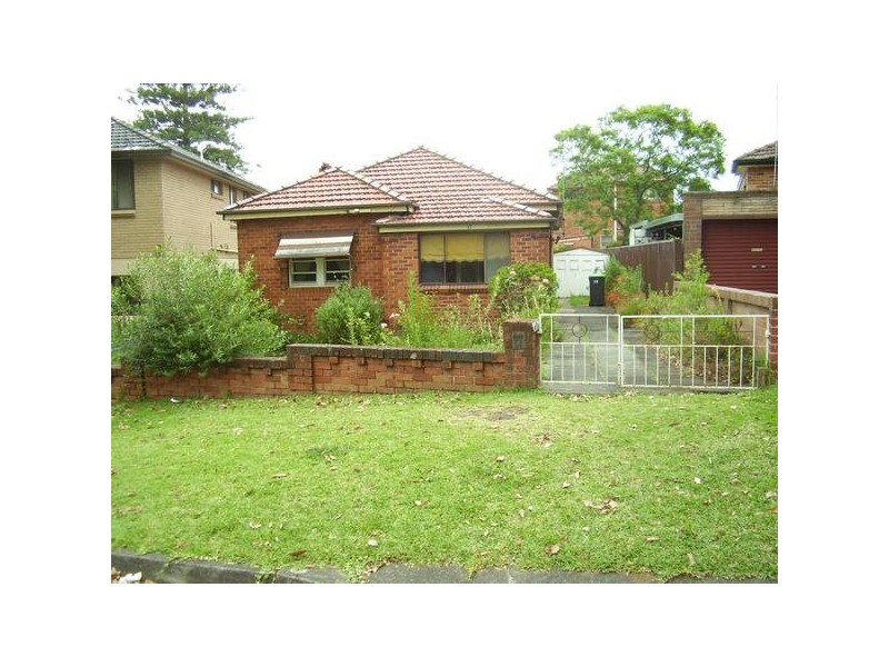 12 Mount Lewis Av, Mount Lewis NSW 2190