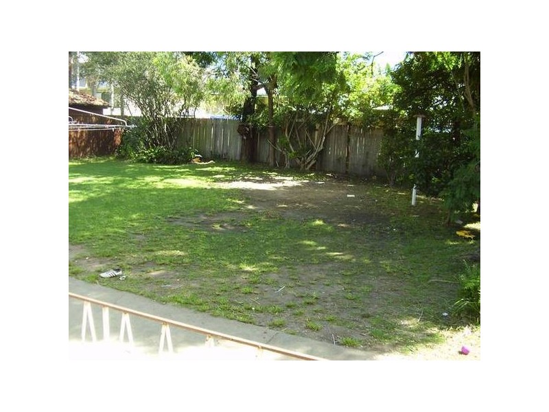 4 Bettina Cres, Greenacre NSW 2190