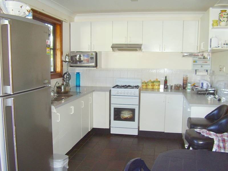 6 Chaseling St, Greenacre NSW 2190