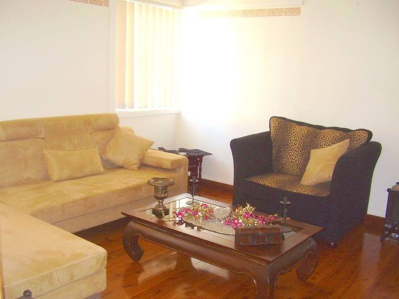 6 Chaseling St, Greenacre NSW 2190