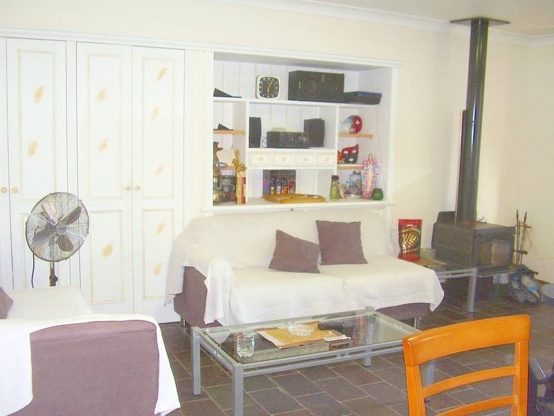 6 Chaseling St, Greenacre NSW 2190