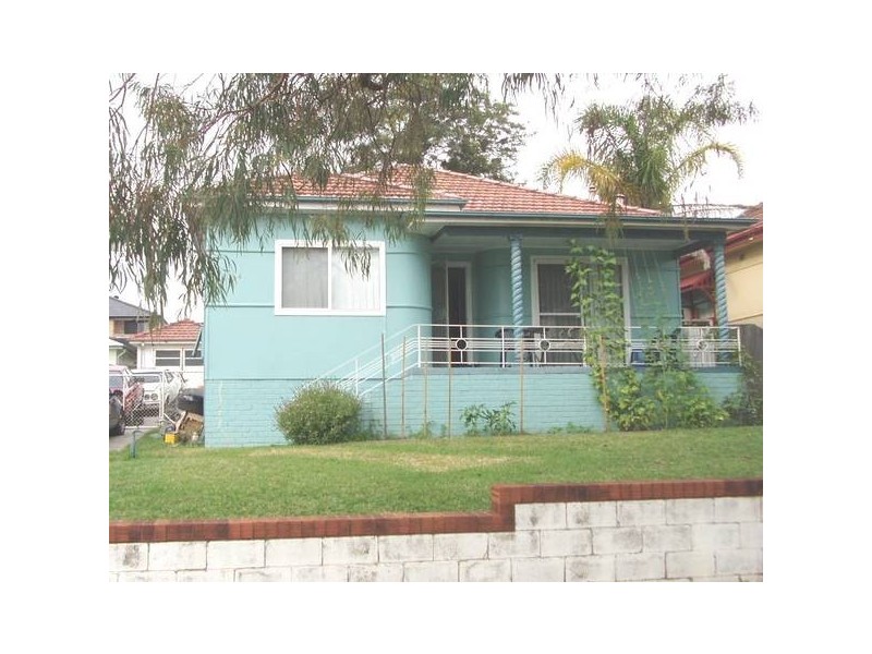 194 Juno Pde, Greenacre NSW 2190