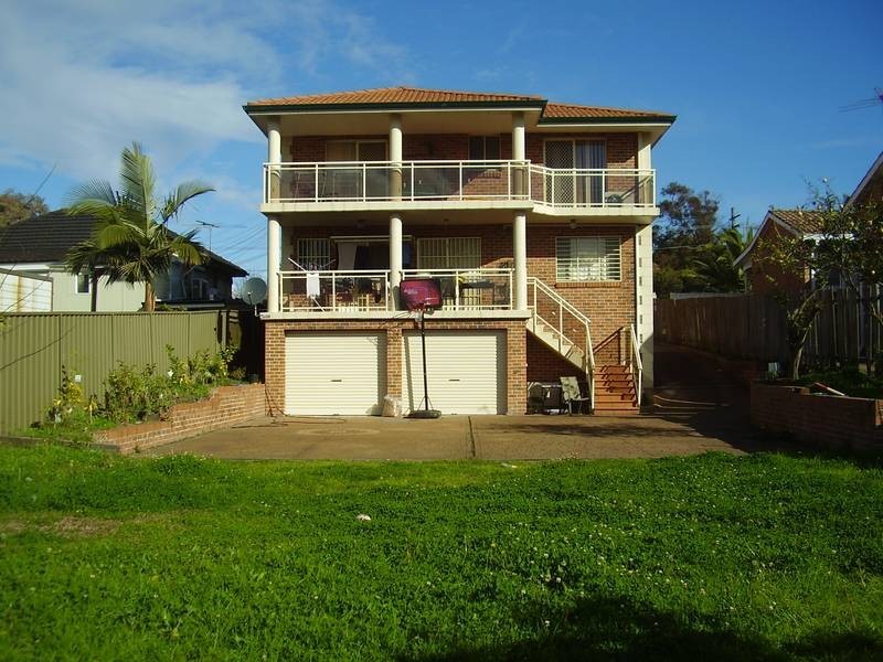 213 Juno Pde, Greenacre NSW 2190