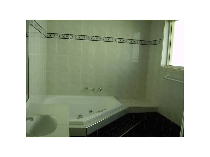 9 Chadley Place, West Hoxton NSW 2171