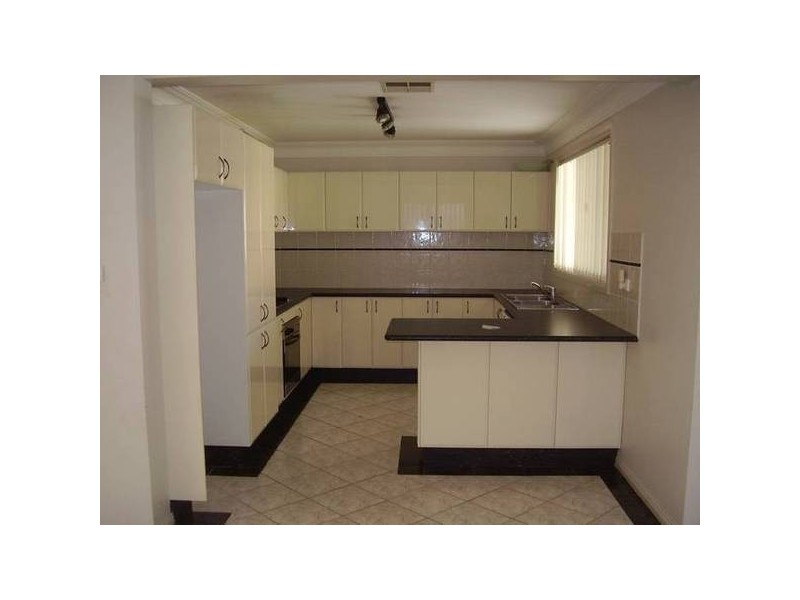 9 Chadley Place, West Hoxton NSW 2171