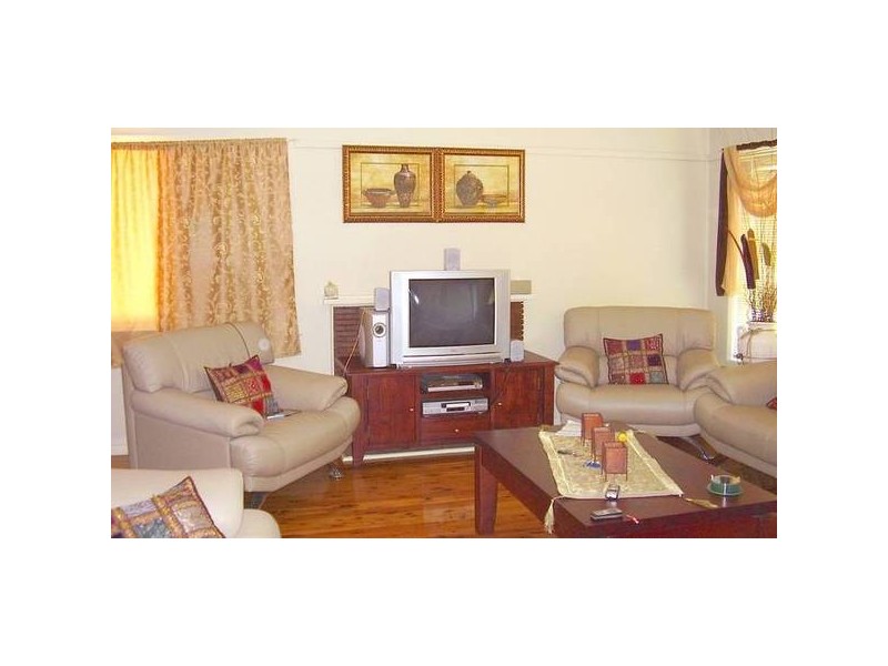 50 Rea St, Greenacre NSW 2190