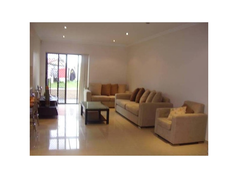 5 Hewitt st, Greenacre NSW 2190